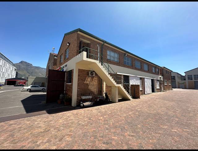 248M² OFFICE TO LET IN PAARDEN EILAND
